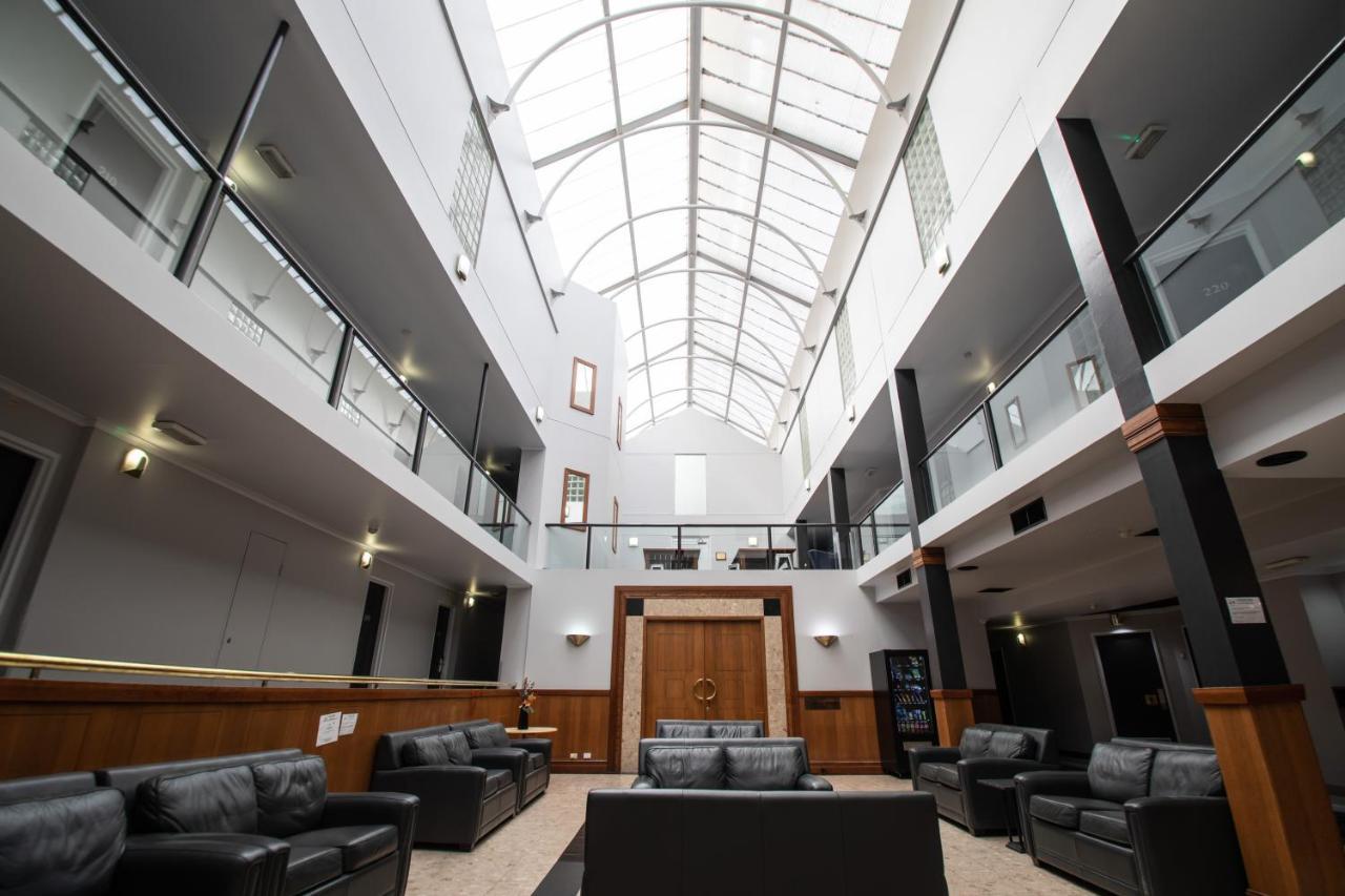Madison Capital Executive Apartments Canberra Bagian luar foto